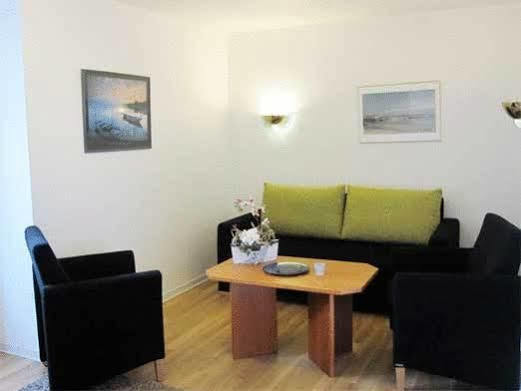 Strandhotel Achtert Diek Langeoog Exterior photo
